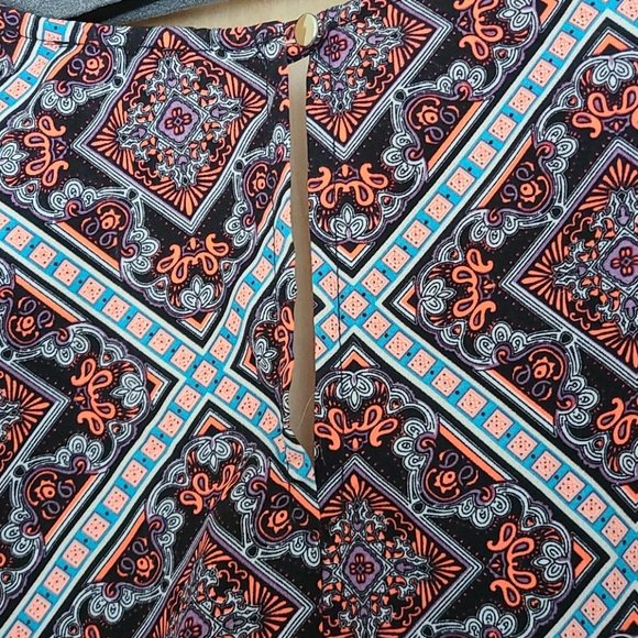 Printer romper with zipper pockets - Picture 3 of 4